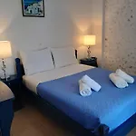 Phoenix 4* Fira (Santorini)