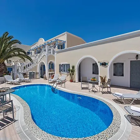 Phoenix Aparthotel 4*