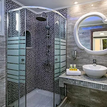 Phoenix Aparthotel Fira (Santorini)