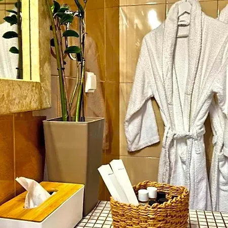 Phoenix Aparthotel 4*