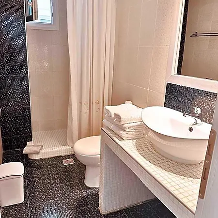 Phoenix Aparthotel Fira (Santorini)