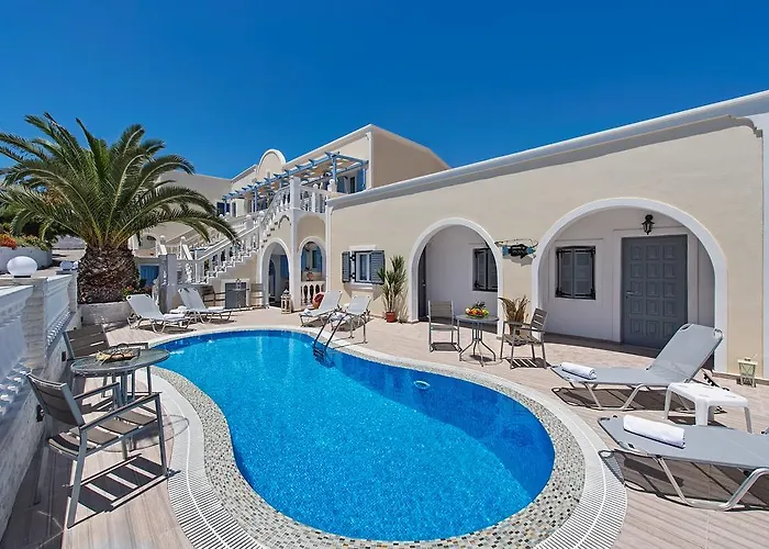 Phoenix Aparthotel 4*