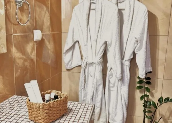 Phoenix 4* Fira (Santorini)